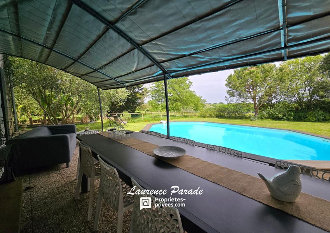 SAINT-ANTOINE-DU-QUEYRET Maison  en pierre 312m² parc , piscine, puits, carport, annexe 3