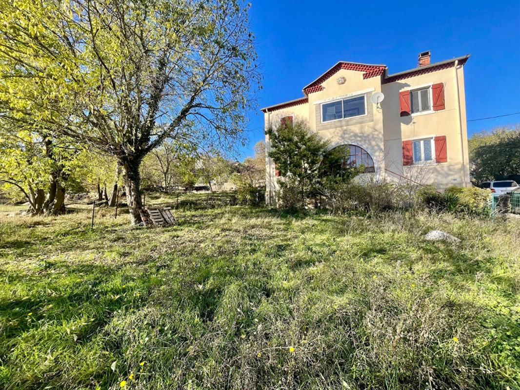 SAINT-AMBROIX Spacieuse maison avec grand terrain et double étage - Molières-sur-cèze 1