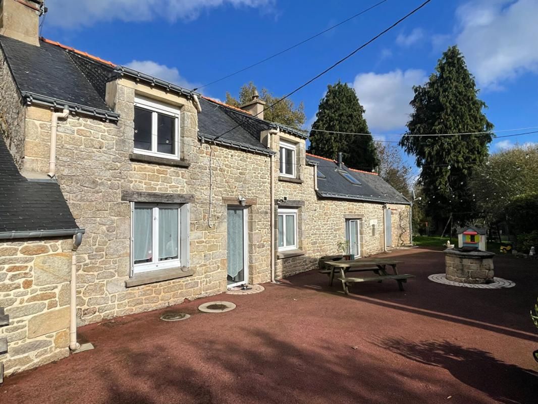 GUERN Exclusivité - Morbihan - Entre la Vallée du Blavet et la Vallée de la Sarre - Ensemble de deux maisons sur un terrain de 3773 m2 3