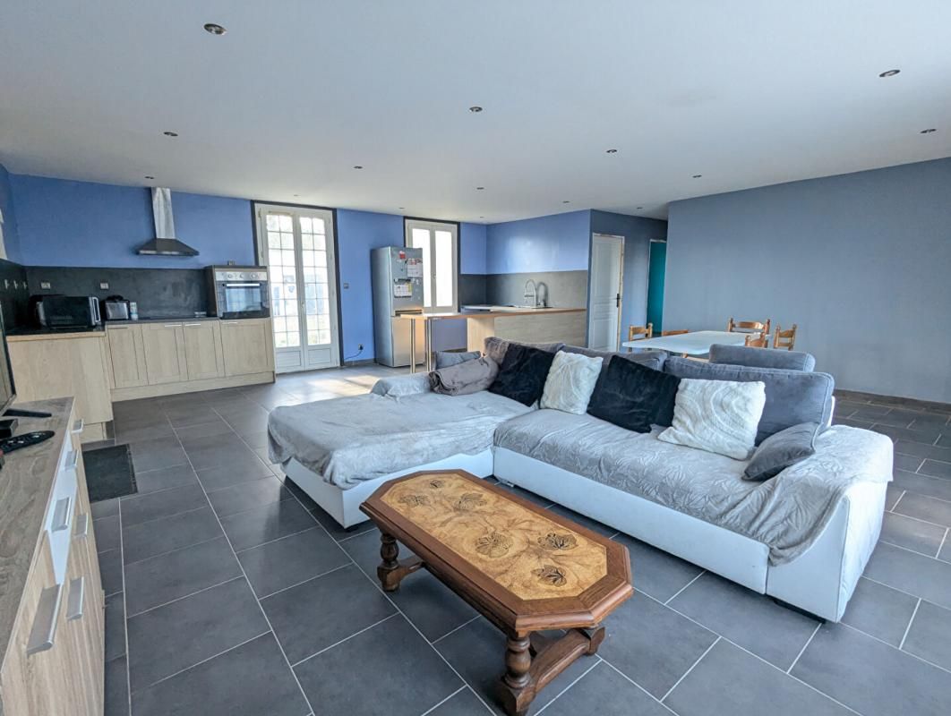 SAINTE-ANNE-SUR-BRIVET Maison 4 pièce(s) 111 m2 1