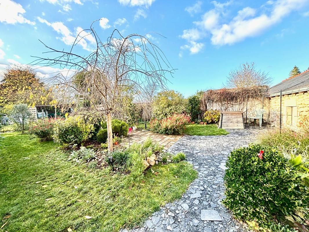 BAUGÉ-EN-ANJOU Maison Bauge En Anjou 5 pièce(s) 93 m2 4