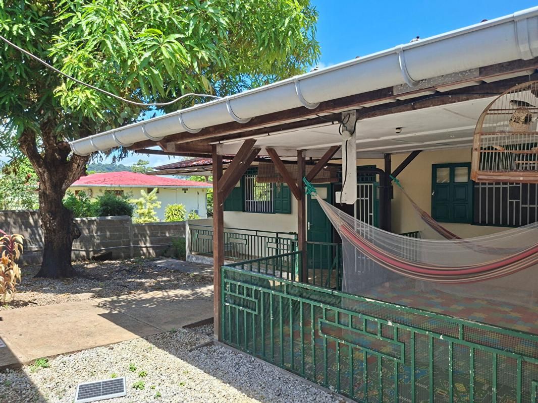 REMIRE-MONTJOLY Remire Montjoly 2 maisons mittoyennes 5 pèce(s) 145 m2 2