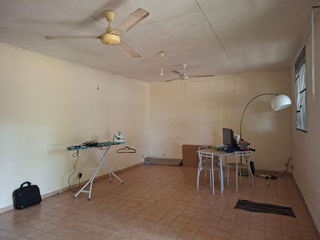 REMIRE-MONTJOLY Remire Montjoly 2 maisons mittoyennes 5 pèce(s) 145 m2 3