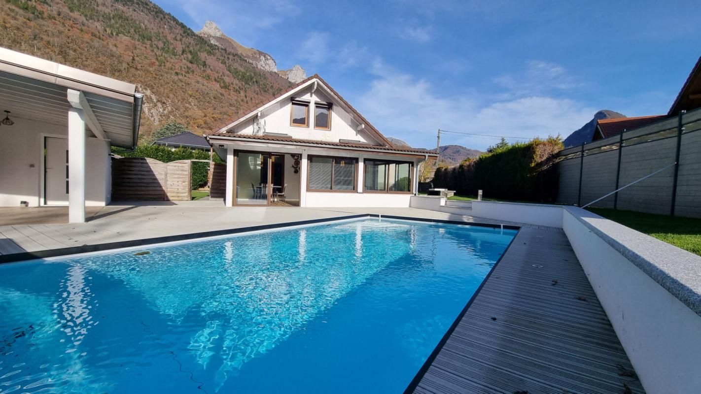 SAINT-FERREOL Maison St Férréol 6 pièces 153 m2 2