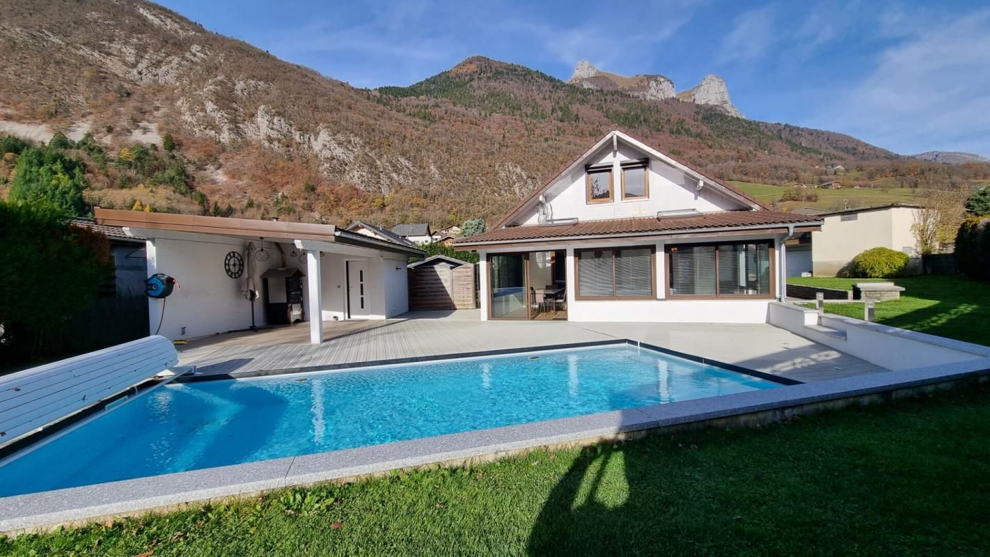 SAINT-FERREOL Maison St Férréol 6 pièces 153 m2 3