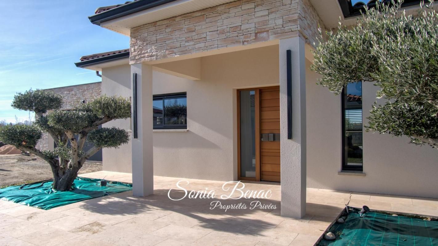 CARBONNE VILLA COMTEMPORAINE DE PLAIN PIED - T5 - PISCINE - POOL HOUSE - DOUBLE GARAGE - CARBONNE 3