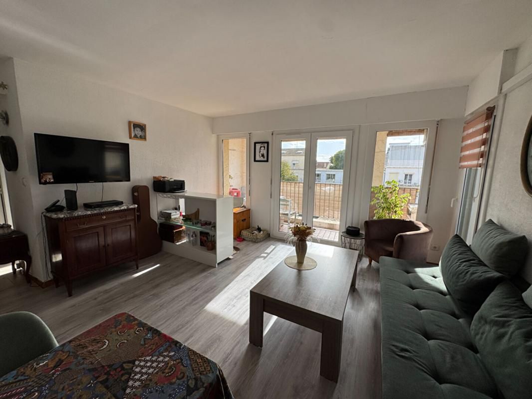 SAN-NICOLAO T2 rénové avec terrasse , Plein centre de Moriani Plage 2