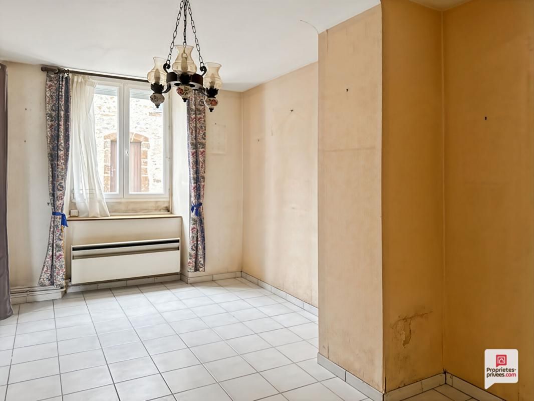 POILLE-SUR-VEGRE Maison Poille Sur Vegre 6 pièce(s) 108 m2 4