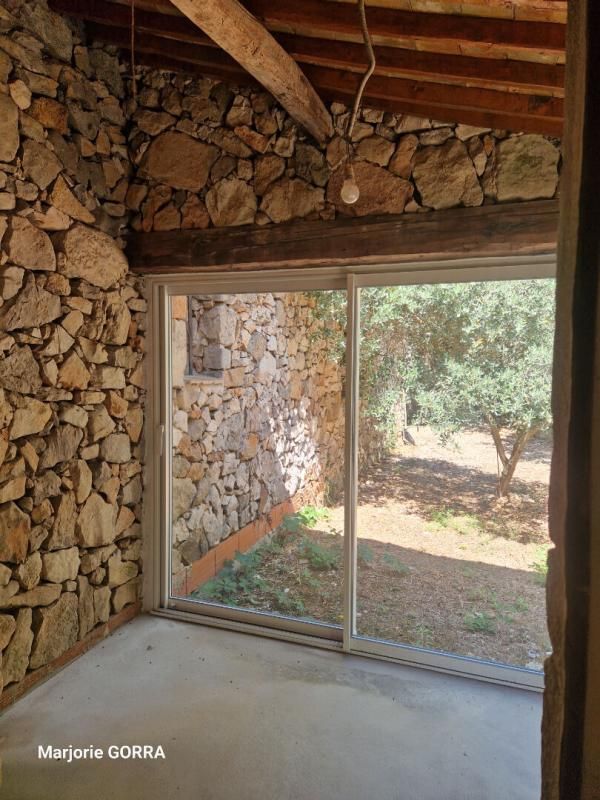 ROUGIERS ROUGIERS VILLA T5 sur 1857 m² de terrain 3