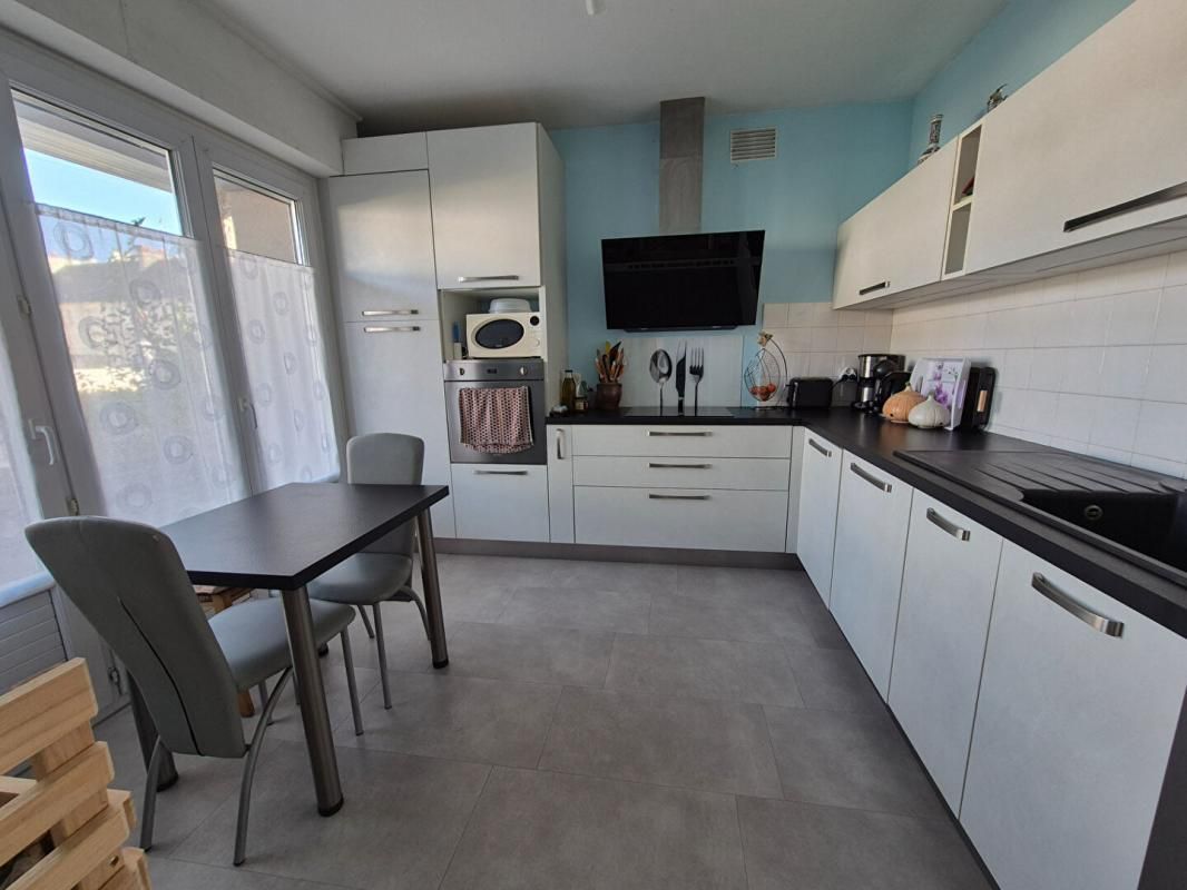 LANESTER Belle maison rénovée de 117 m² + grand potentiel d'aménagement ? Lanester (Morbihan). à 400 m du centre ? 7 min de Lorient ? 8 min de Caudan ? 10 min d'Hennebont ? 8 min de la mer 4