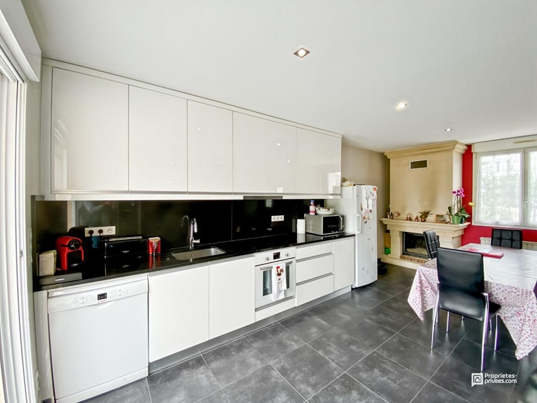 LE BOUSCAT Maison Le Bouscat 5 pièces, 3 chambres, garage, studio 90m² 4