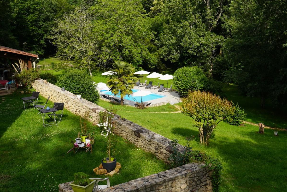 LE BUISSON-DE-CADOUIN Domaine Le Buisson De Cadouin 16 pièce(s) 550 m2 2