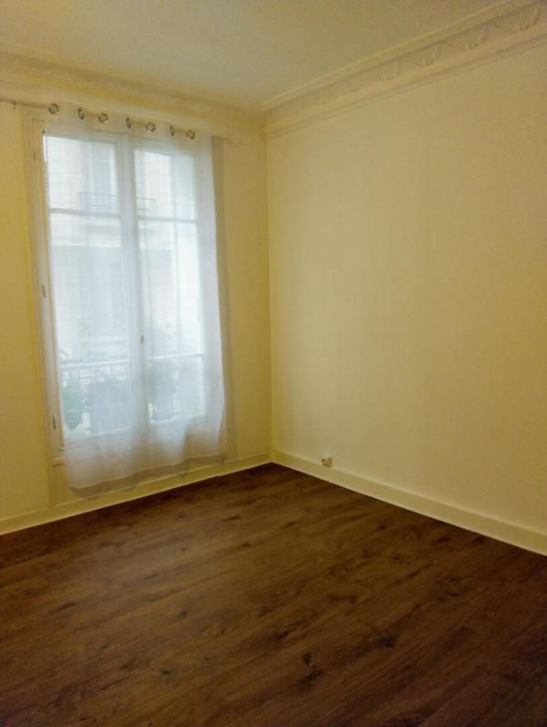 PARIS-15E-ARRONDISSEMENT Trois-pièces en parfait état au métro Boucicaut 2