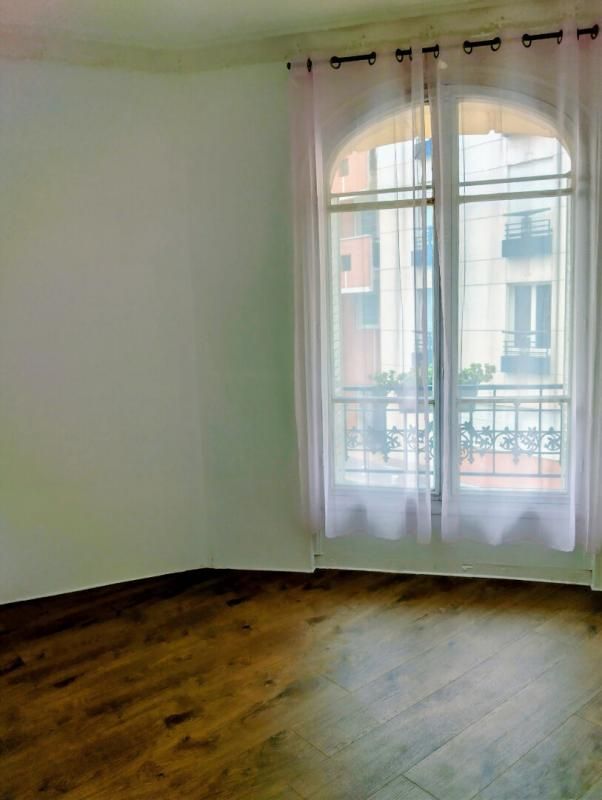 PARIS-15E-ARRONDISSEMENT Trois-pièces en parfait état au métro Boucicaut 3