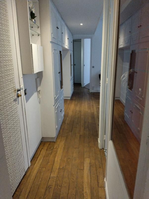 PARIS-15E-ARRONDISSEMENT Trois-pièces en parfait état au métro Boucicaut 4