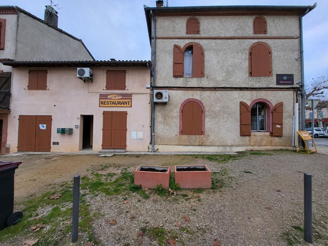 SAINT-NICOLAS-DE-LA-GRAVE Immeuble Saint Nicolas De La Grave 9 pièce(s) 205 m2 2