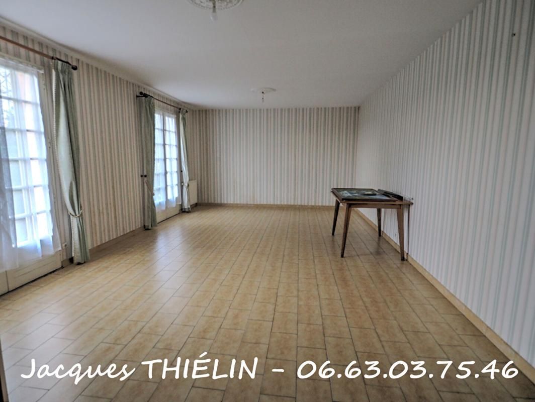 BAUGÉ-EN-ANJOU Maison Bauge En Anjou 4 pièce(s) 97 m2 3