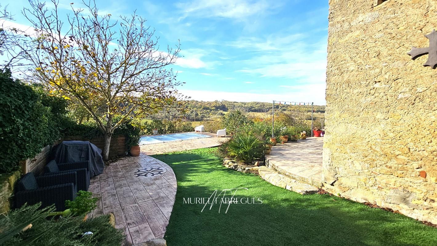 SAINT-AMANS Maison en pierre de 189 m2, piscine chauffée 3