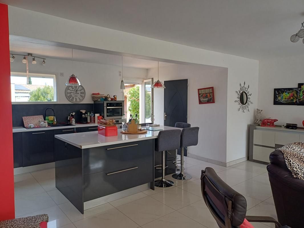 NARBONNE Villa de plain-pied, piscine et grand garage 4