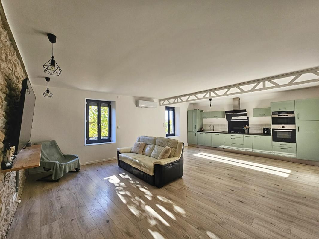 CESSERAS Maison de village en pierre Cesseras 34 2