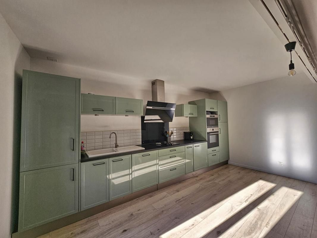 CESSERAS Maison de village en pierre Cesseras 34 4