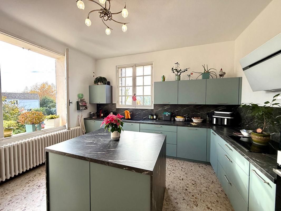 NOVES Maison Noves - centre ville 2