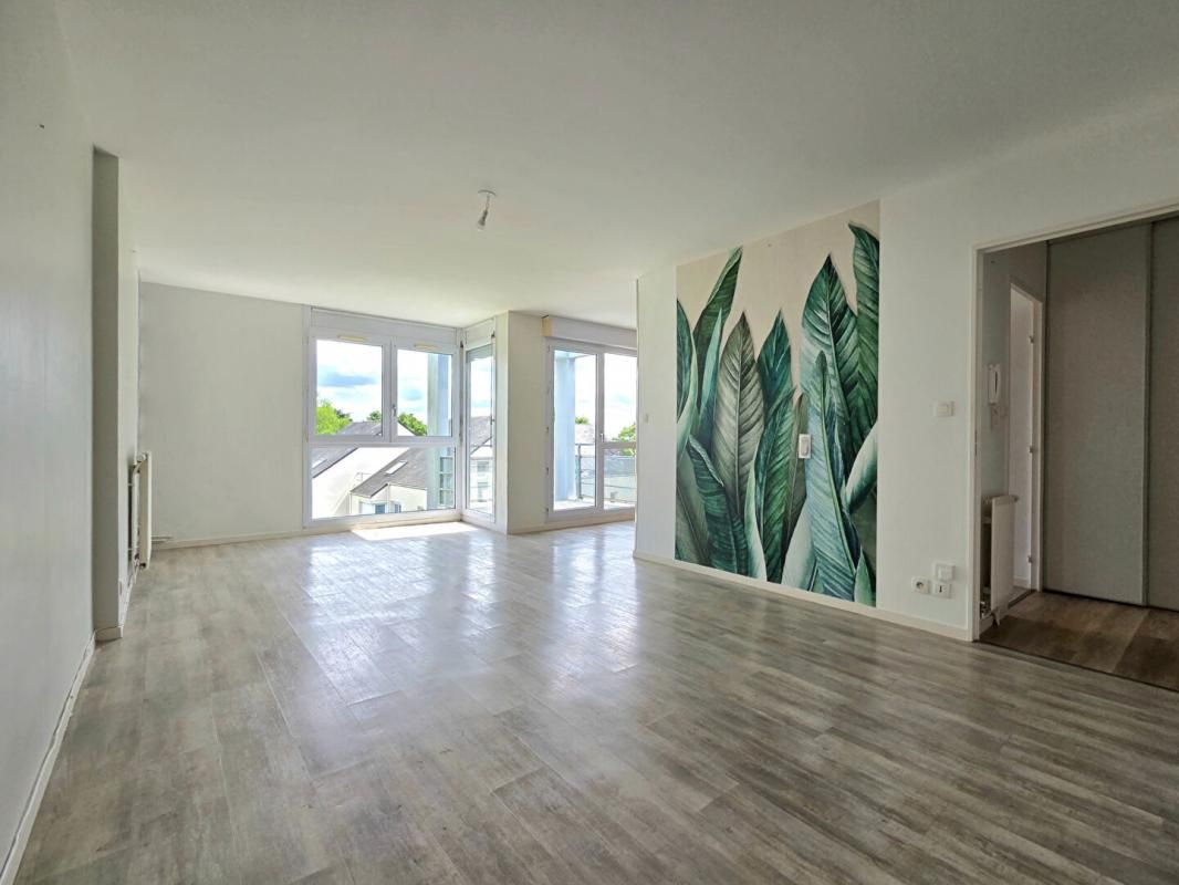 ANGERS Appartement T4 de 88m² (97 m2 au sol) dernier étage 2