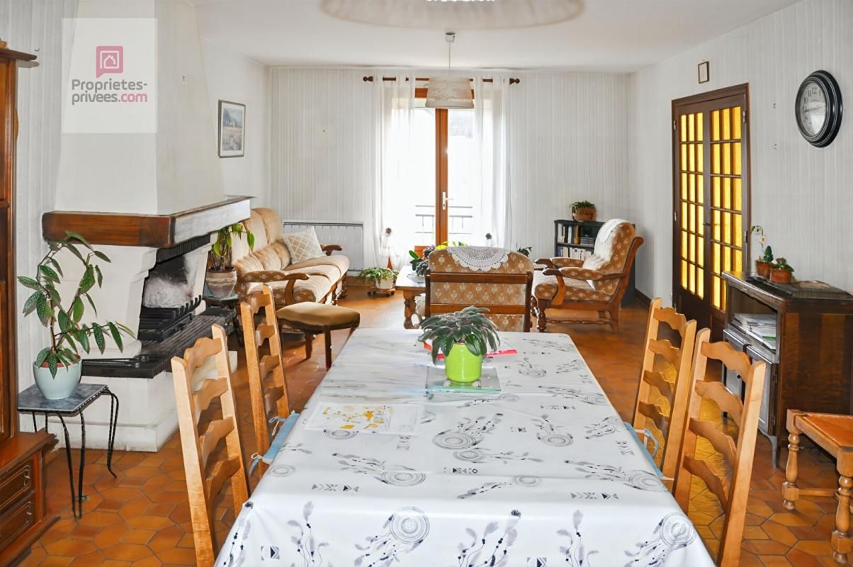 COSSE-LE-VIVIEN Maison sur sous sol 5 pièces 90 m2 2