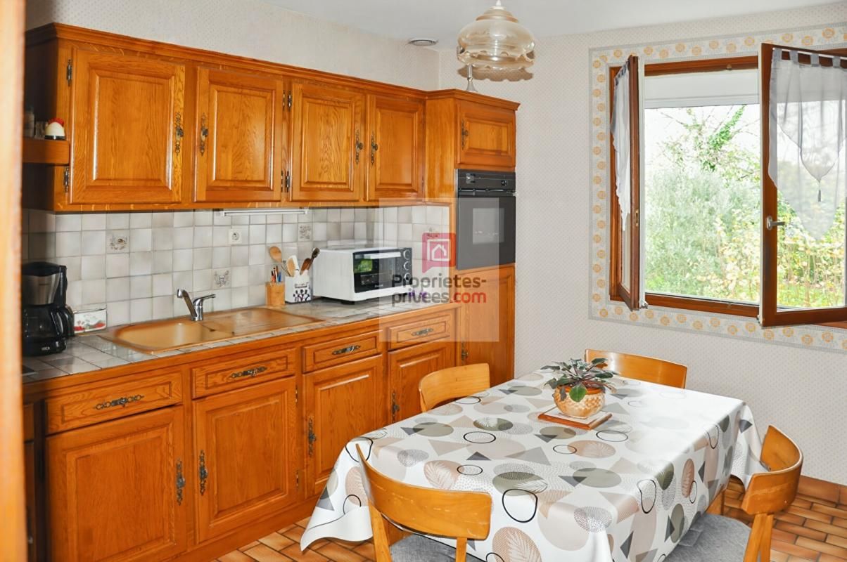 COSSE-LE-VIVIEN Maison sur sous sol 5 pièces 90 m2 3