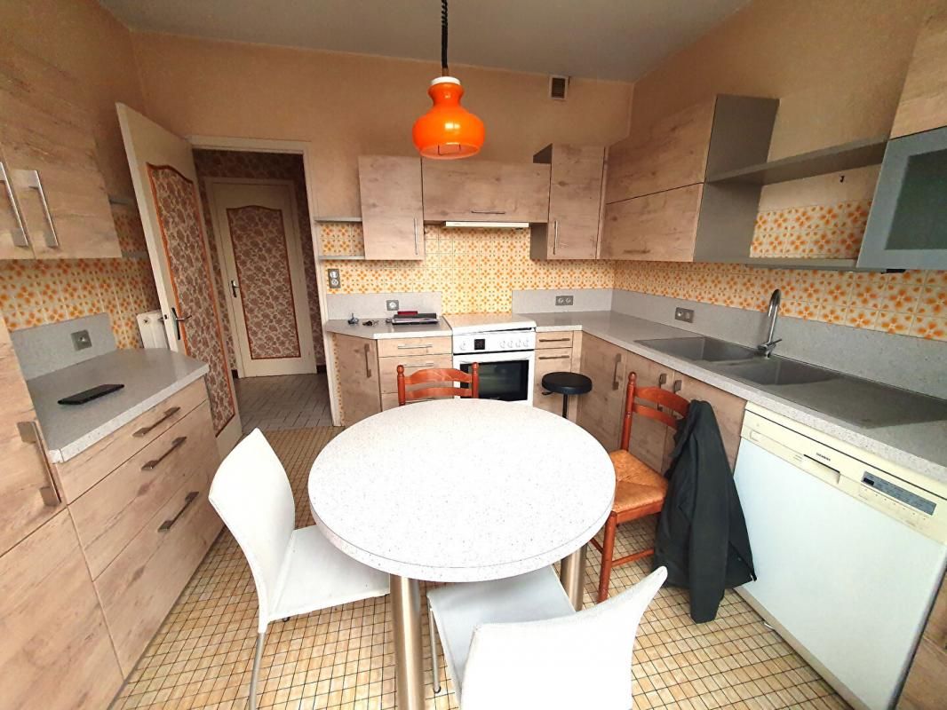 SAINT-DOULCHARD Maison Saint Doulchard 5 chambres 144 m2 4