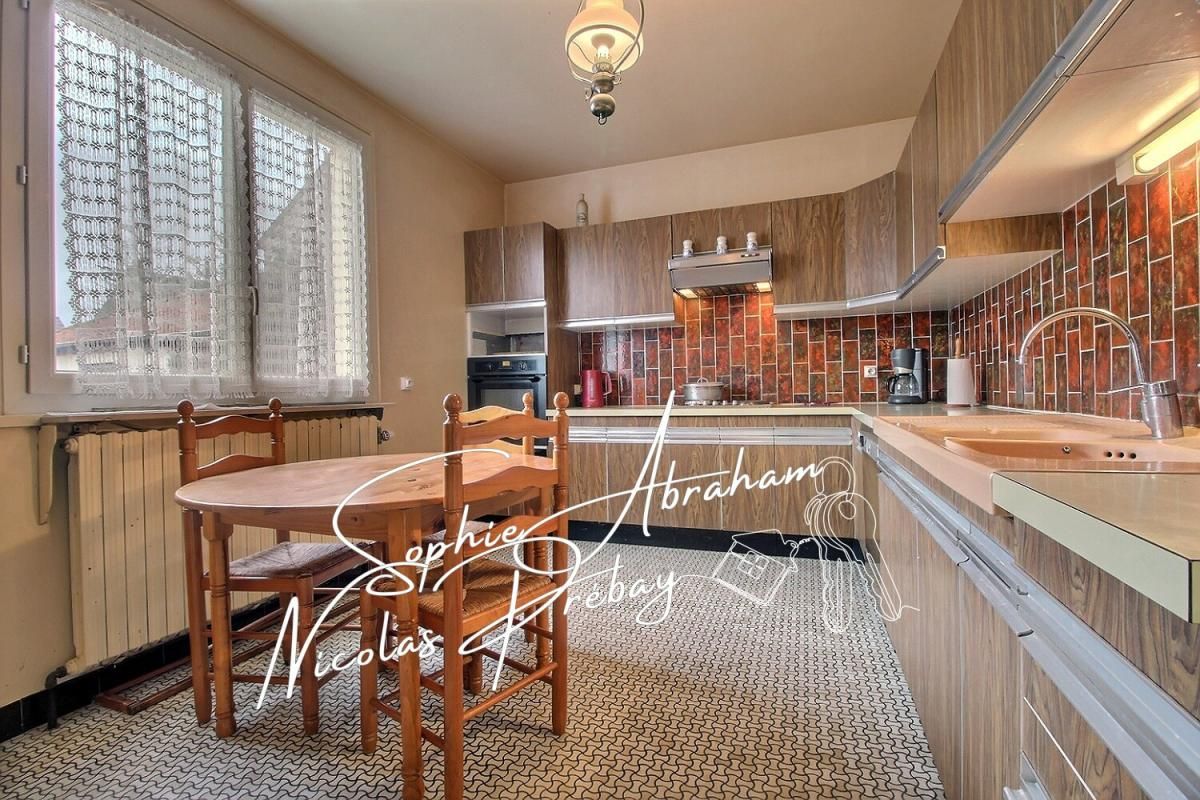 ANGERVILLE Maison d'artisan sur sous-sol total avec grand terrain et dépendance 3