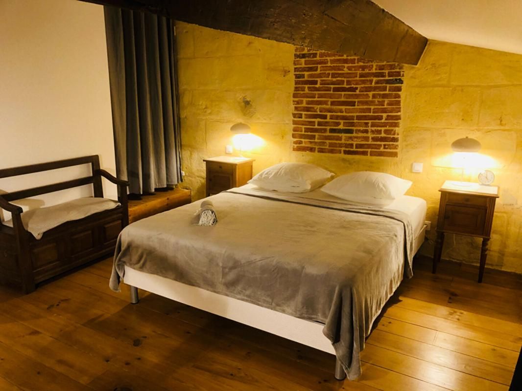 BORDEAUX Très belle maison en pierre T2, avec terrasse 3