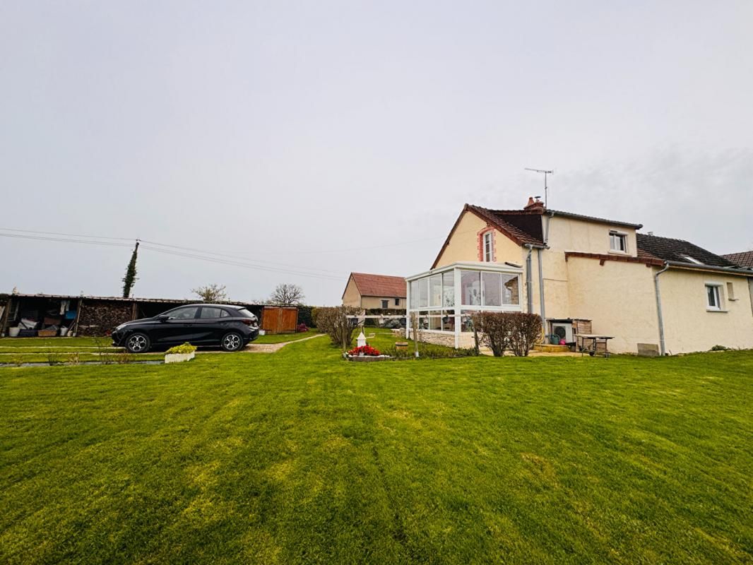 MONTAPAS Maison ancienne rénovée à MONTAPAS 3