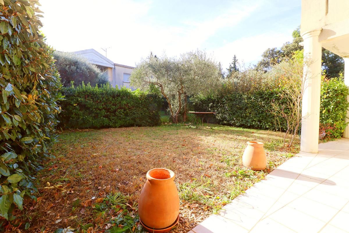 VILLENEUVE-LES-AVIGNON Appartement Villeneuve Les Avignon 3 pièce(s) 82 m2 2
