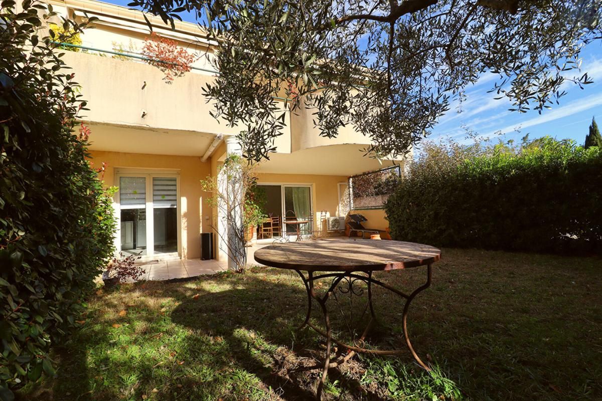 VILLENEUVE-LES-AVIGNON Appartement Villeneuve Les Avignon 3 pièce(s) 82 m2 4