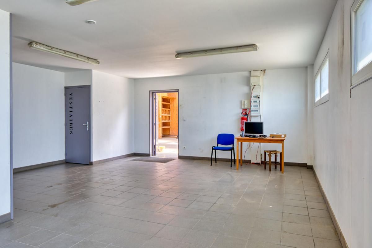 ETRETAT Aux portes d'Etretat : local artisanal/bureau/commerce ou habitation 4