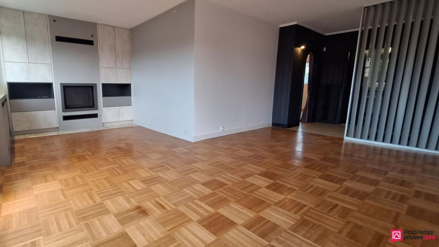 SAINT-REMY-LES-CHEVREUSE Maison 8 pièce(s) 168 m2 + dépendance 2