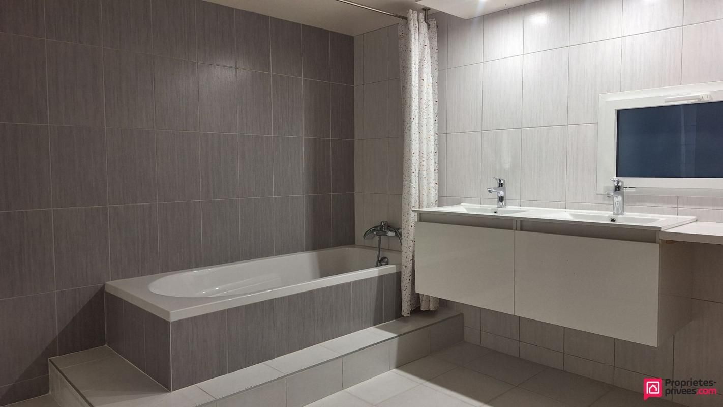 SAINT-REMY-LES-CHEVREUSE Maison 8 pièce(s) 168 m2 + dépendance 4