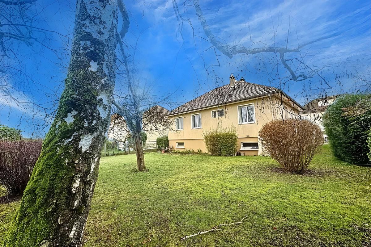 LONGJUMEAU Maison familiale au calme : espace, lumière et confort dans une impasse préservée 2