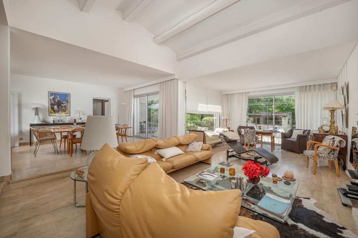 NIMES L'Élégance Architecturale Maison d'architecte Nimes 5 pièce(s) 182.8 m2 2