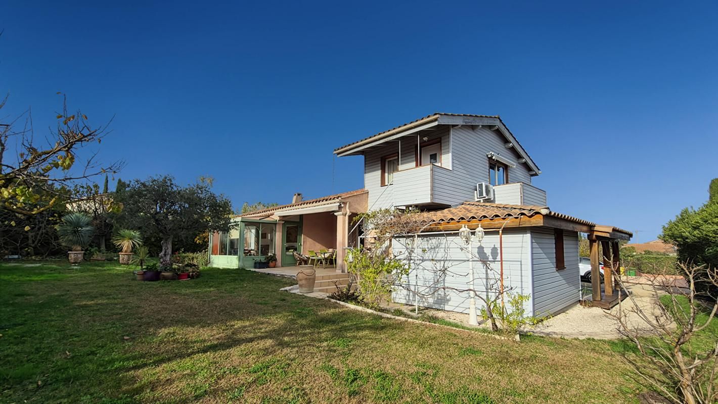 SAINT-SATURNIN-LES-AVIGNON Maison 7 pièce(s) 470 000 3