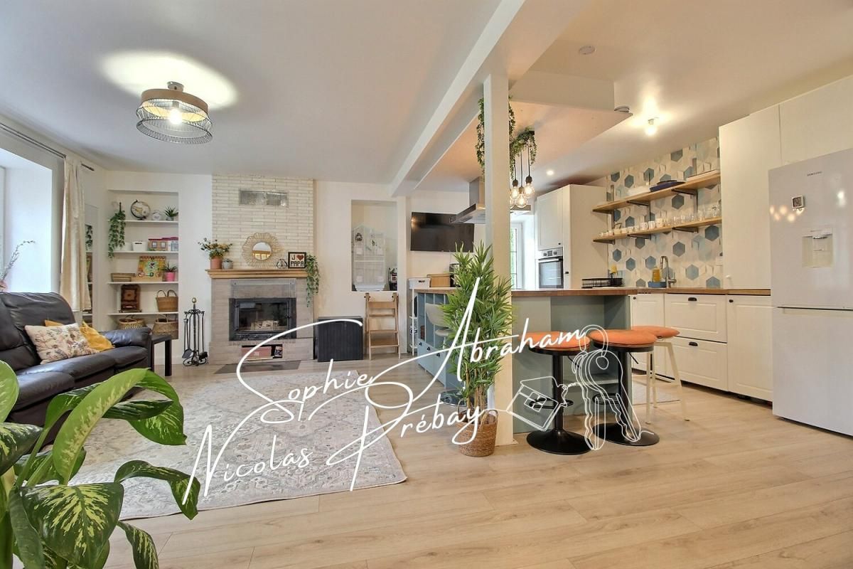 TOURY Ensemble de 2 habitations de type F3 avec terrasse et cour. Sans travaux ! 2