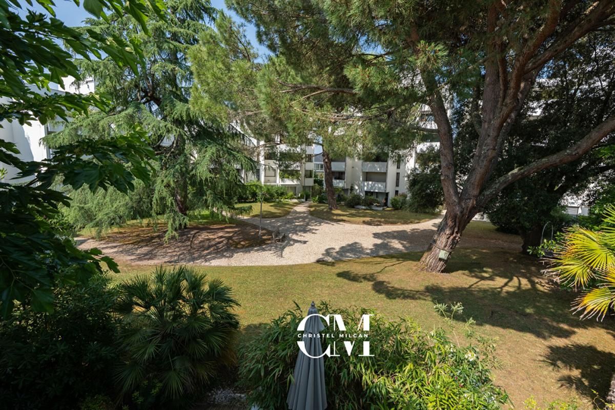 BORDEAUX Bordeaux-Caudéran Duplex 98m² jardin, piscine, garage et parking 2