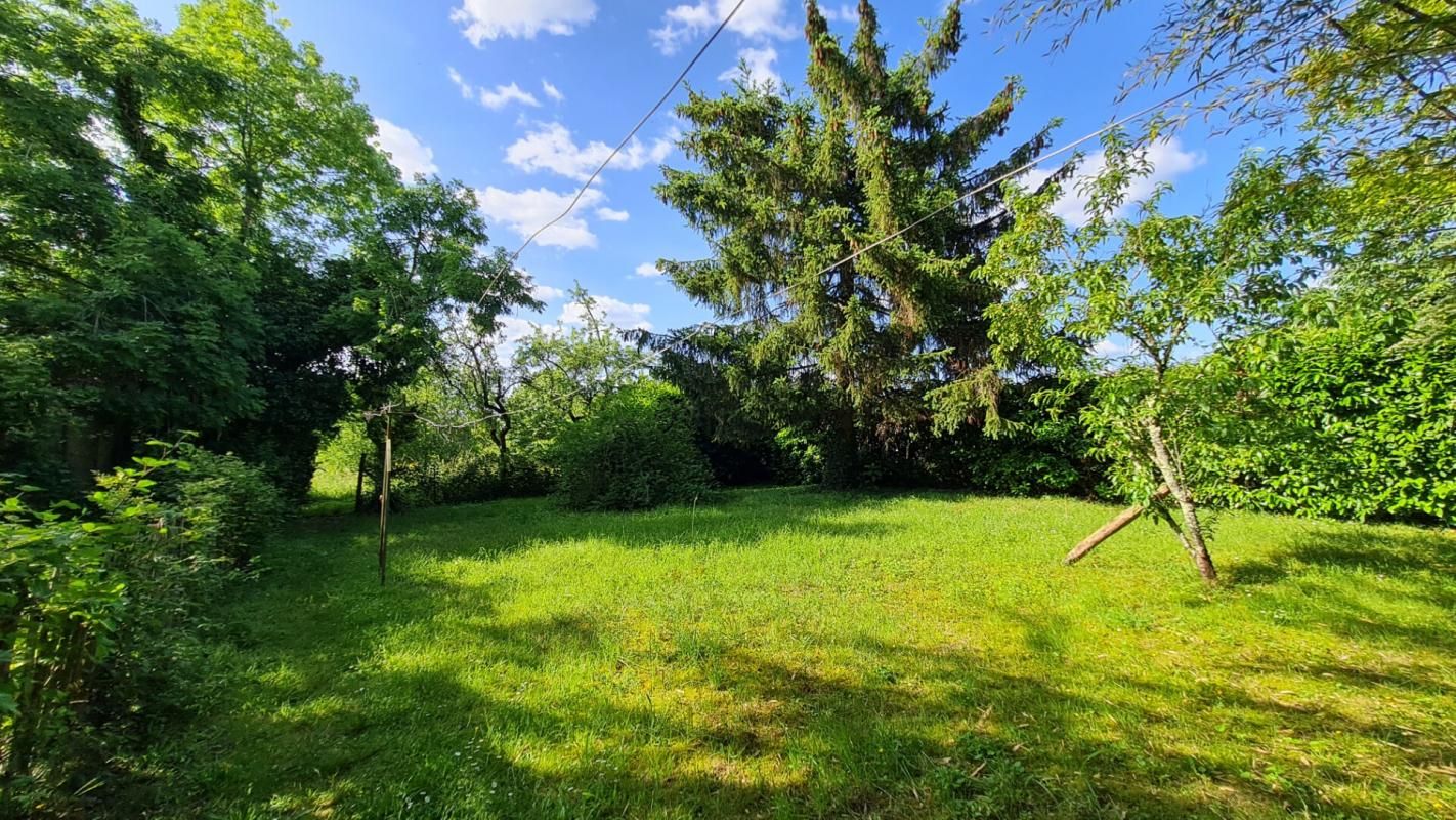 MUSSIDAN Mussidan centre ville deux maisons, une grange et dépendances parcelle de 1328 m² 4