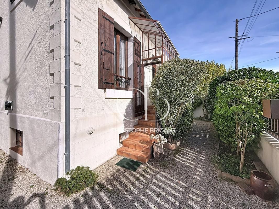 VILLEJUIF Maison Villejuif 4 pièce(s) 70 m2 AVEC JARDIN ET DEPENDANCE 3