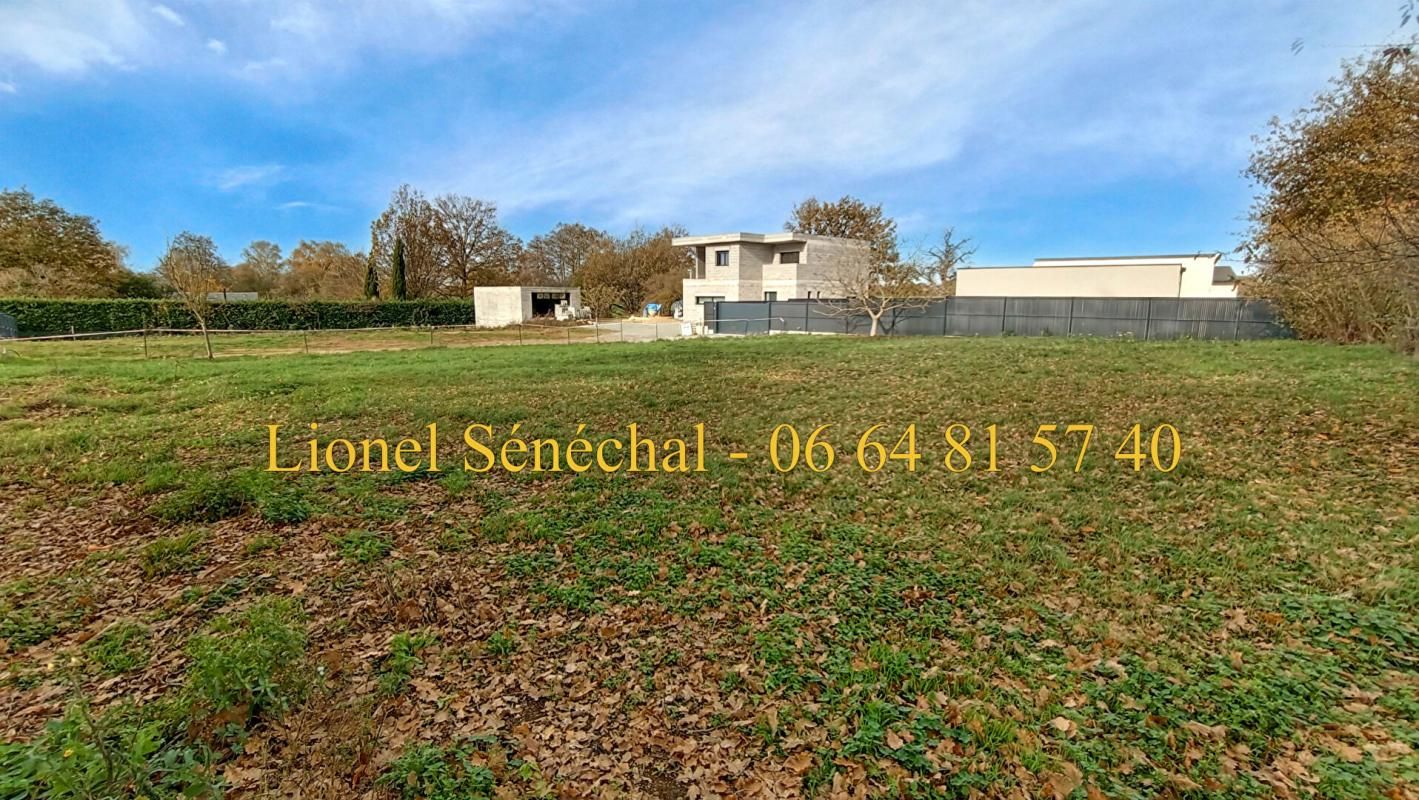 JOUE-L'ABBE Terrain à bâtir entièrement plat et viabilisé de 824m2 à Joué l' Abbé hors lotissement 3
