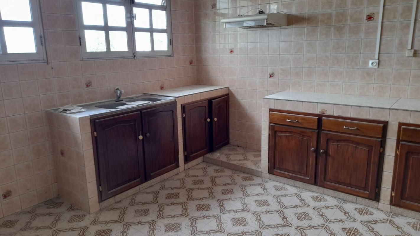 ensemble immobilier a vendre rte de l entraide