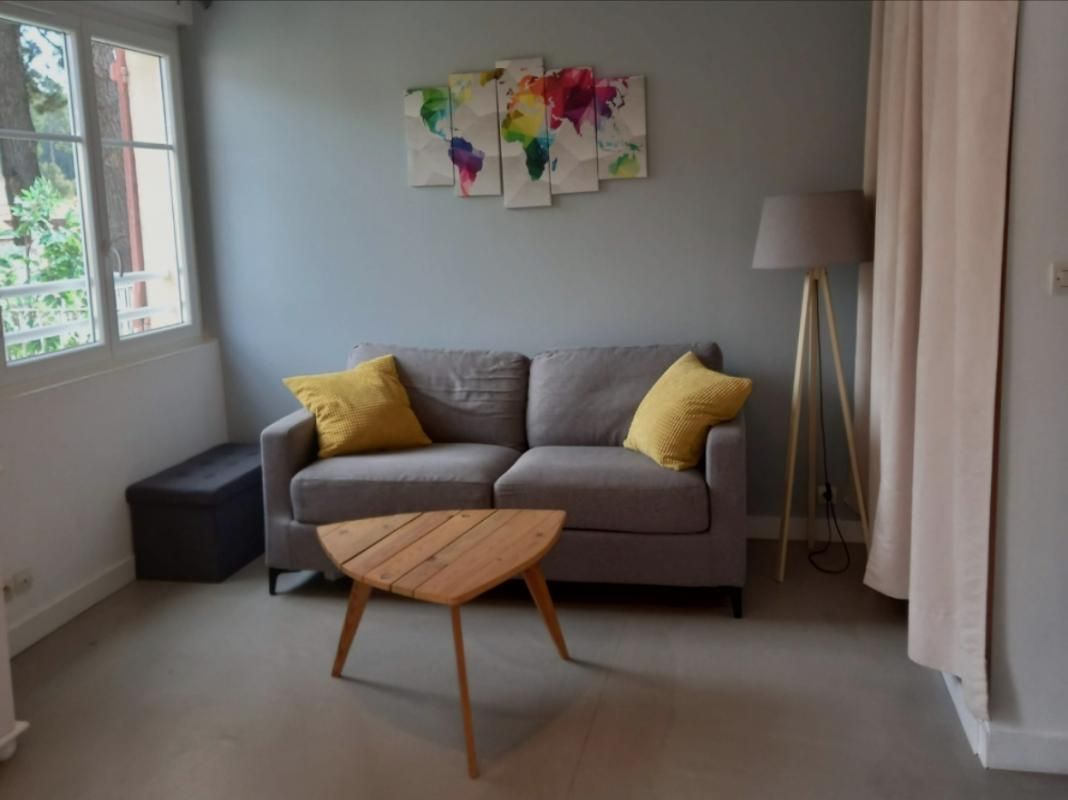 SAINT-MICHEL-CHEF-CHEF T1. Bis  Meublé 3