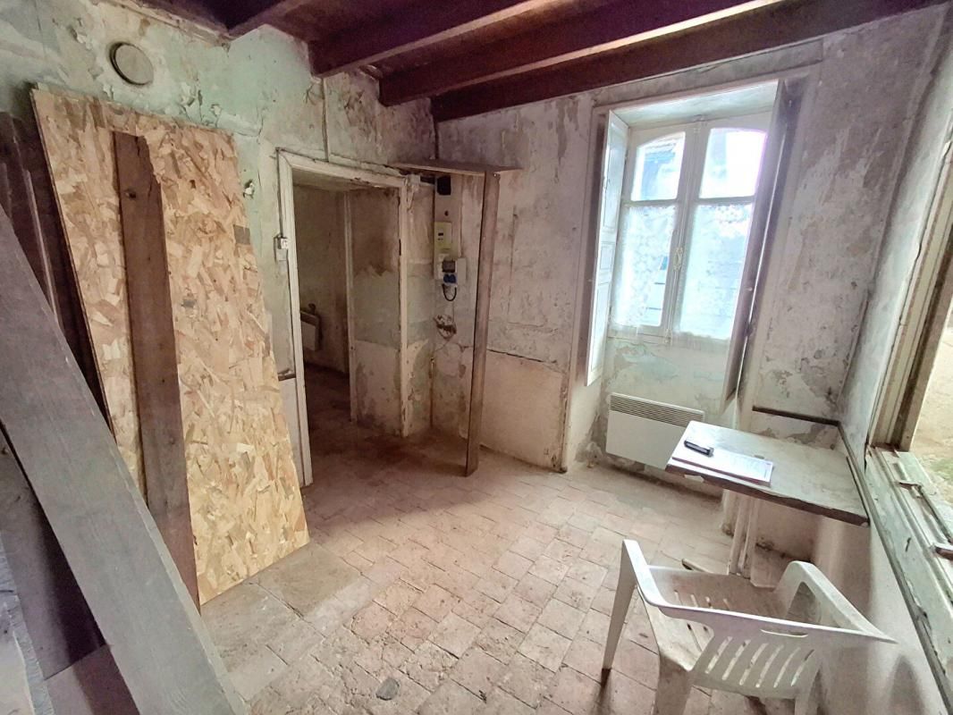 SAINT-HILAIRE-DE-CLISSON Maison à rénover Saint Hilaire De Clisson 5 pièce(s) 90 m2 4