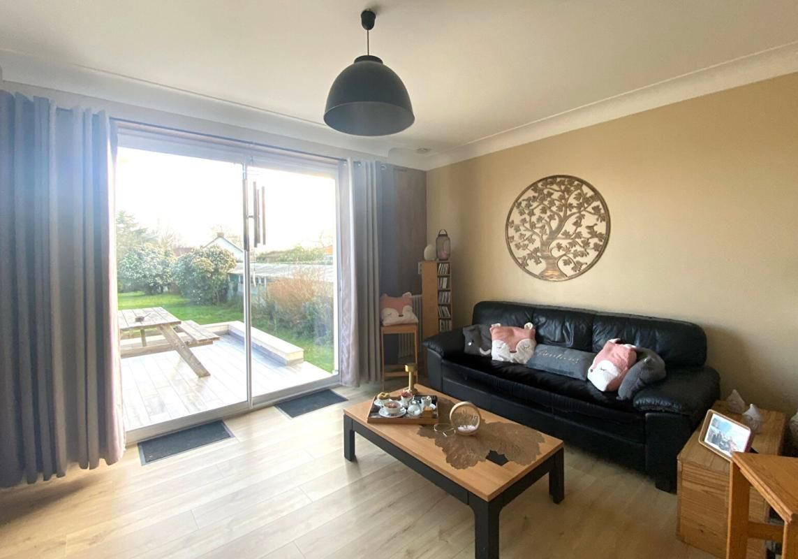 SAINTE-PAZANNE MAISON SAINTE PAZANNE 44680 - 5 CHAMBRES - BUDGET 317 200  HAI 3